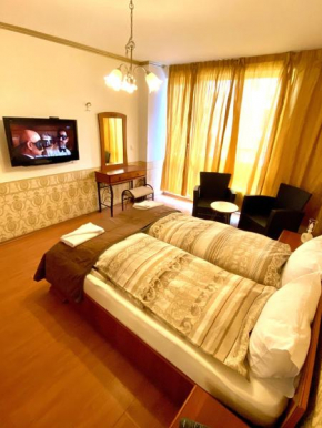 Guest ROOMS with living room, dining room and kitchen next to CENTER SOFIA